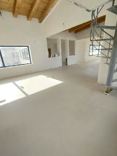 Galería realizada en microcemento de CementDecor